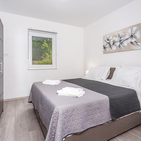 Kvarner Bay 4* - Apartments 1 & 3 Rijeka Ngoại thất bức ảnh
