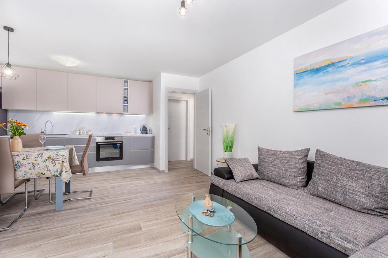 Kvarner Bay 4* - Apartments 1 & 3 Rijeka Ngoại thất bức ảnh